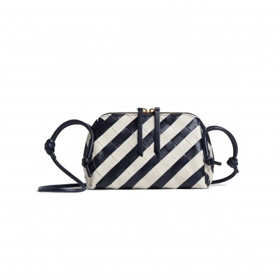 BOTTEGA VENETA CONCERT POUCH 794258 (18.5*11.5*8.5cm) 